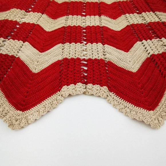Vintage Beige and Red Zig Zag Crochet 50s Style Half Apron - Picture 6 of 12